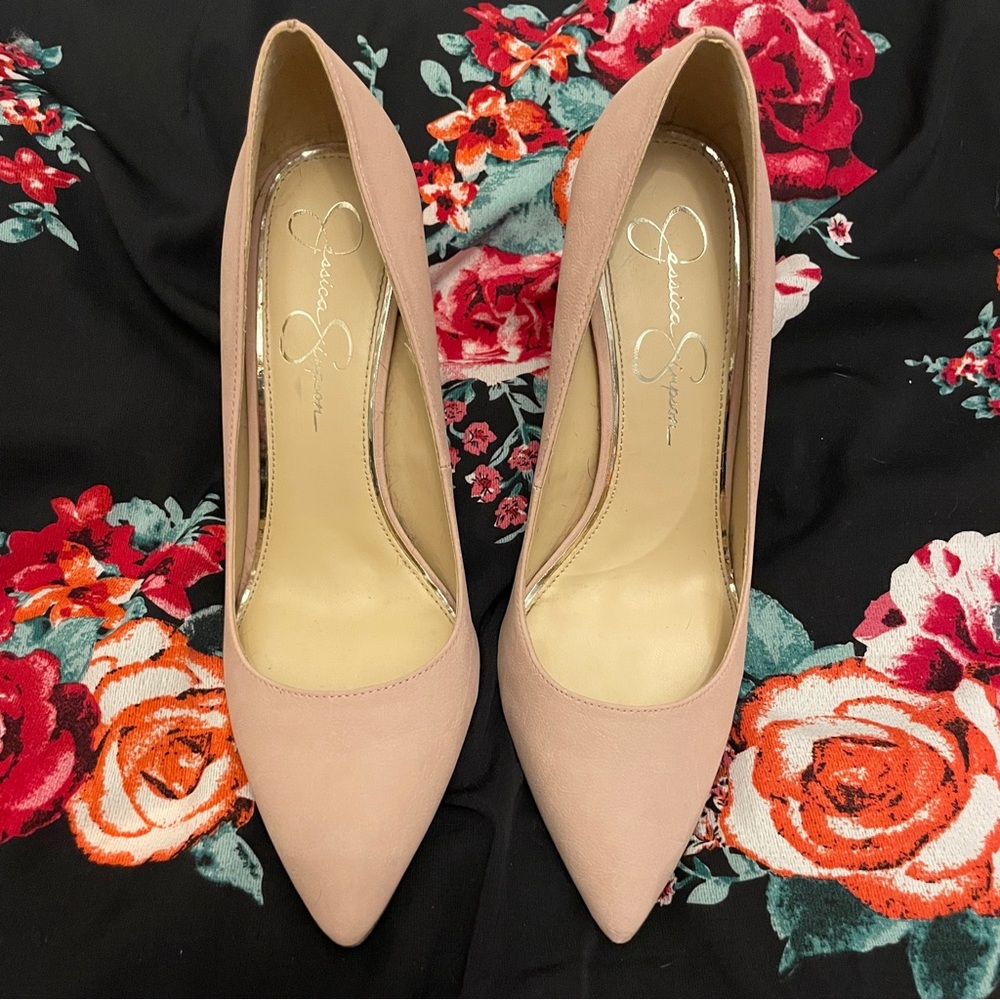 Jessica Simpson Nude Suede Pumps | Size 9